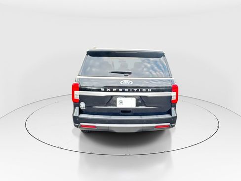Used 2022 Ford Expedition XLT image 7