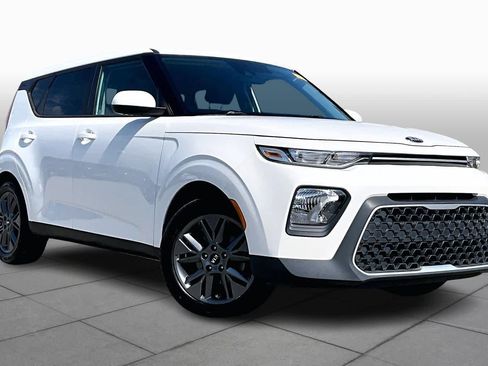 Used 2021 Kia Soul S image 2