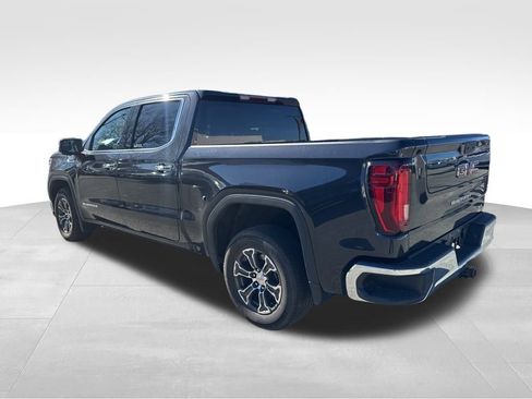 Used 2024 GMC Sierra 1500 SLT image 3