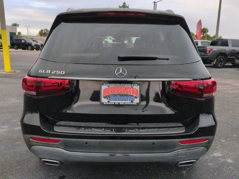 Used 2021 Mercedes-Benz GLB 250 image 5