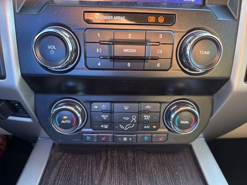 Used 2020 Ford F250 Lariat w/ Lariat Ultimate Package image 24