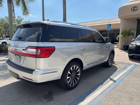 Used 2018 Lincoln Navigator Select image 4