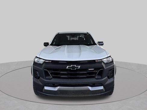 Used 2025 Chevrolet Colorado Trail Boss AWD/4WD image 3