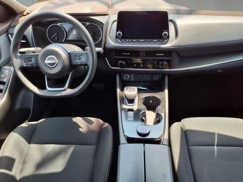 Used 2023 Nissan Rogue S image 10