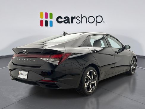 Used 2023 Hyundai Elantra SEL w/ Convenience Package FWD image 5