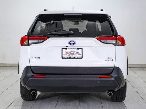 Used 2024 Toyota RAV4 LE image 7