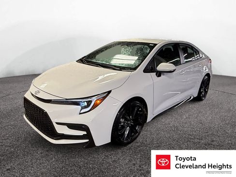 Certified 2025 Toyota Corolla SE image 2