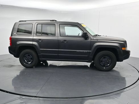 Used 2017 Jeep Patriot Sport AWD/4WD image 9