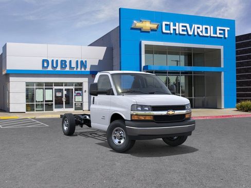 New 2025 Chevrolet Express 3500 Work Van w/ Power Convenience Package image 2