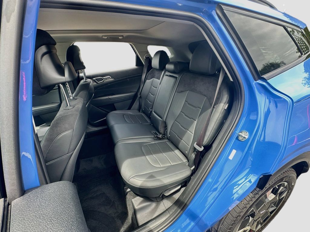 Certified 2026 Kia Sportage SX AWD/4WD image 26