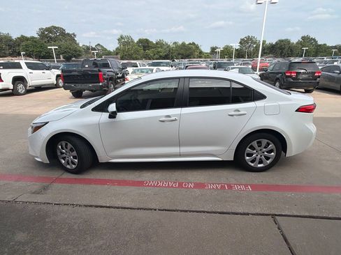 Used 2023 Toyota Corolla LE FWD image 6
