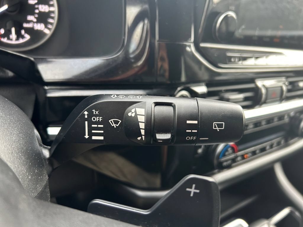 Used 2023 Nissan Pathfinder SL AWD/4WD image 29