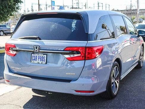 Certified 2024 Honda Odyssey Touring image 8