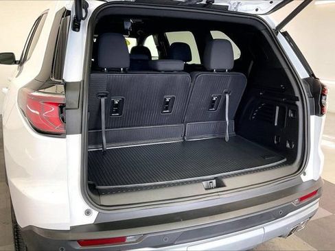 Used 2026 GMC Acadia Elevation w/ LPO, Floor Liner Package AWD/4WD image 27