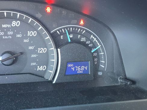 Used 2015 Toyota Camry LE image 21