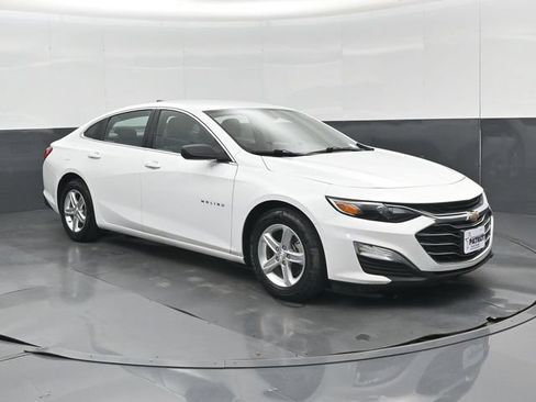 Used 2021 Chevrolet Malibu LS FWD image 31
