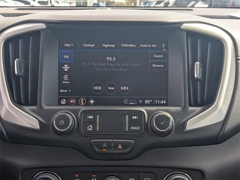 Used 2023 GMC Terrain SLT image 16