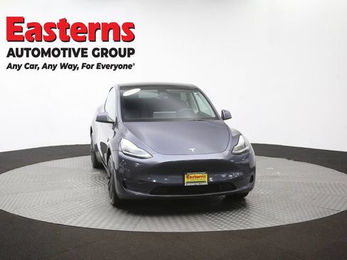 Used 2022 Tesla Model Y Long Range AWD/4WD image 46