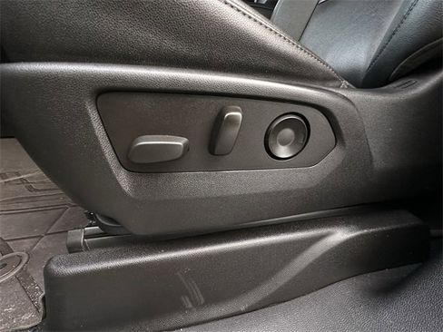 Used 2022 Chevrolet Tahoe Z71 w/ Z71 Off-Road Package image 27