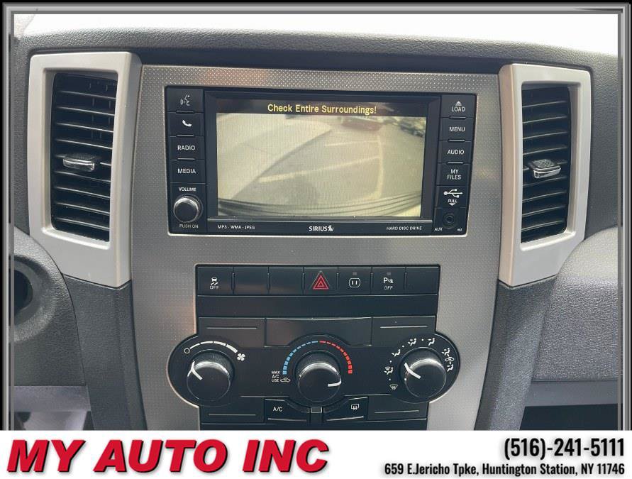 Used 2010 Jeep Grand Cherokee Laredo AWD/4WD image 15