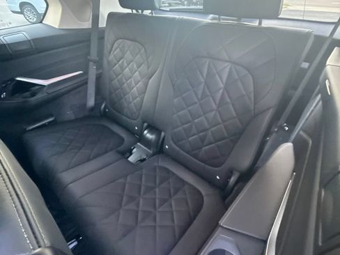 Used 2023 BMW X7 xDrive40i w/ Premium Package AWD/4WD image 20