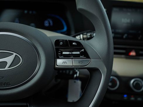 New 2026 Hyundai Elantra SE FWD image 19