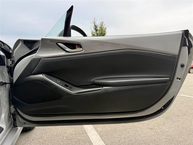 Used 2025 MAZDA MX-5 Miata RF Grand Touring RWD image 25