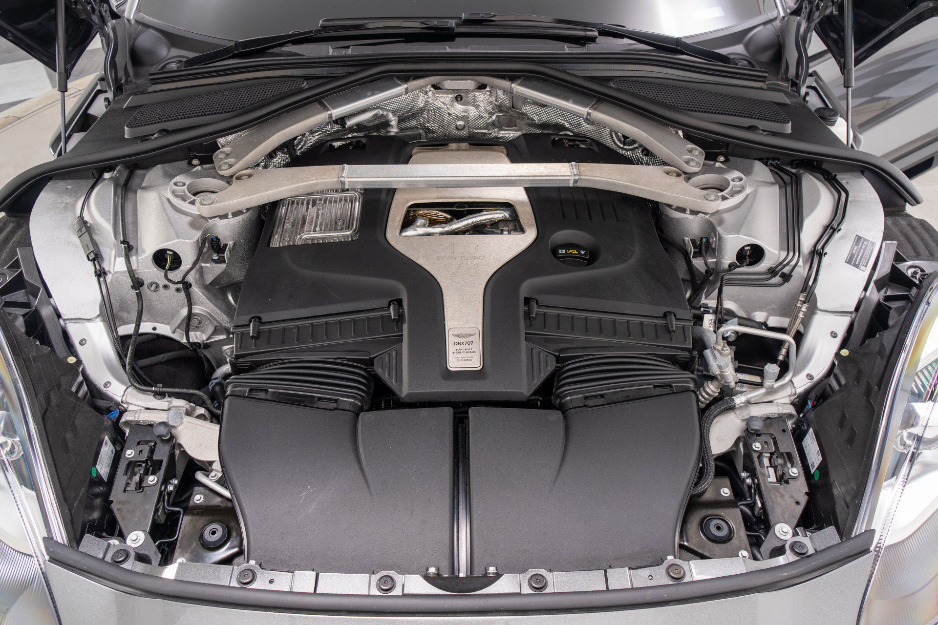 Used 2025 Aston Martin DBX 707 AWD/4WD image 12