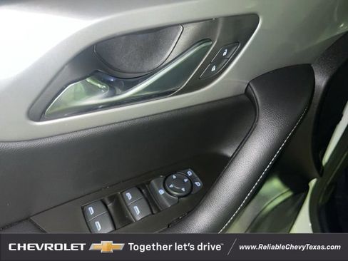 Certified 2025 Chevrolet Blazer LT image 8