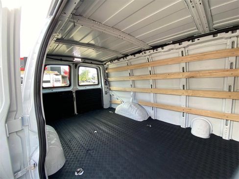 Used 2023 GMC Savana 2500 w/ Driver Convenience Package image 11