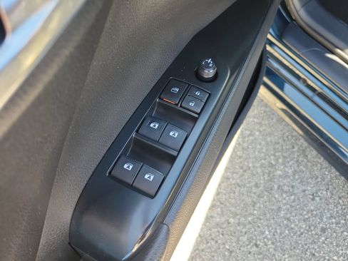 Used 2020 Toyota Camry SE FWD image 14