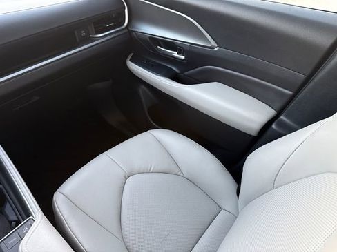 Used 2025 Toyota Grand Highlander AWD image 15