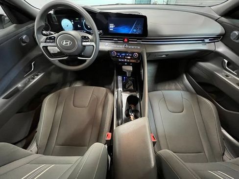 Used 2024 Hyundai Elantra SEL FWD image 17