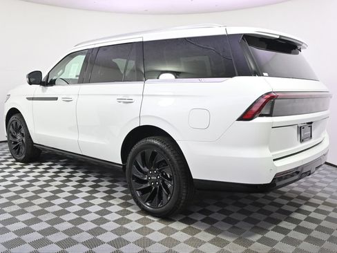 New 2026 Lincoln Navigator Black Label AWD/4WD image 3