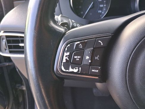 Used 2017 Jaguar F-PACE Premium image 17