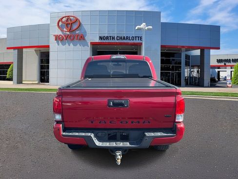 Used 2017 Toyota Tacoma TRD Sport RWD image 6