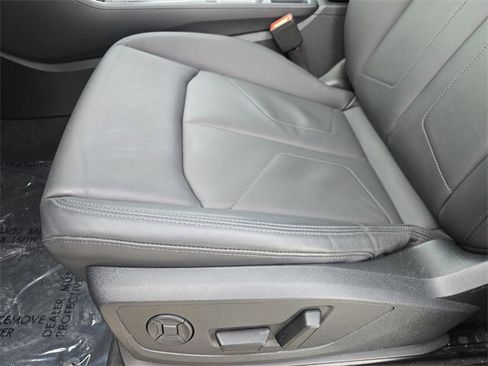 Used 2025 Audi Q3 2.0T Premium w/ Convenience Package image 32