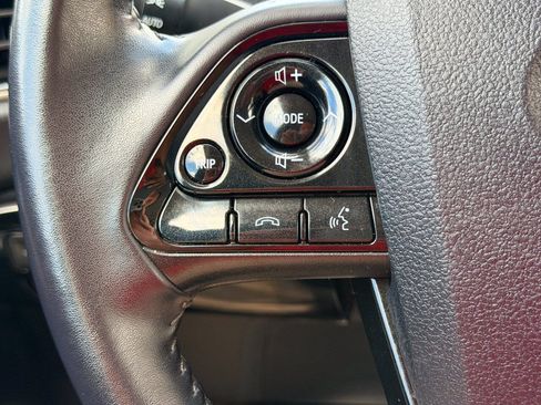 Used 2021 Toyota Prius XLE FWD image 32