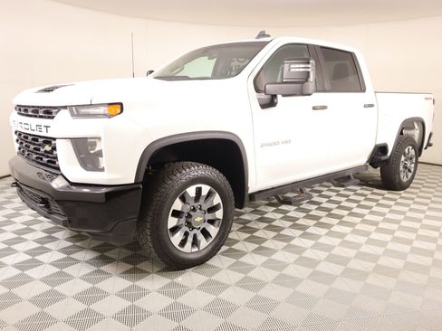 Used 2023 Chevrolet Silverado 2500 Custom w/ Custom Value Package image 9