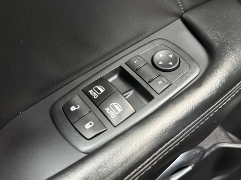 Used 2017 Dodge Challenger GT AWD/4WD image 39