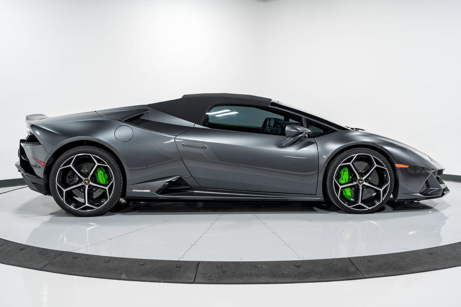 Used 2020 Lamborghini Huracan EVO AWD/4WD image 39