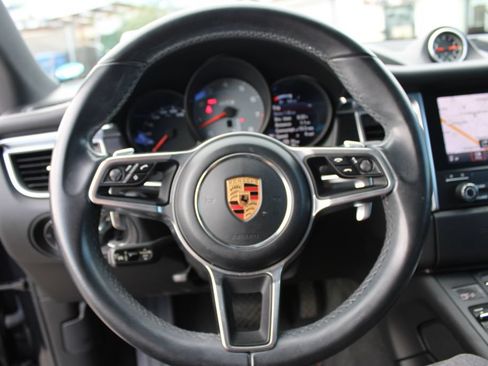 Used 2018 Porsche Macan GTS AWD/4WD image 28