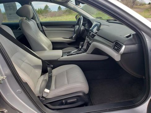 Used 2018 Honda Accord Touring image 16