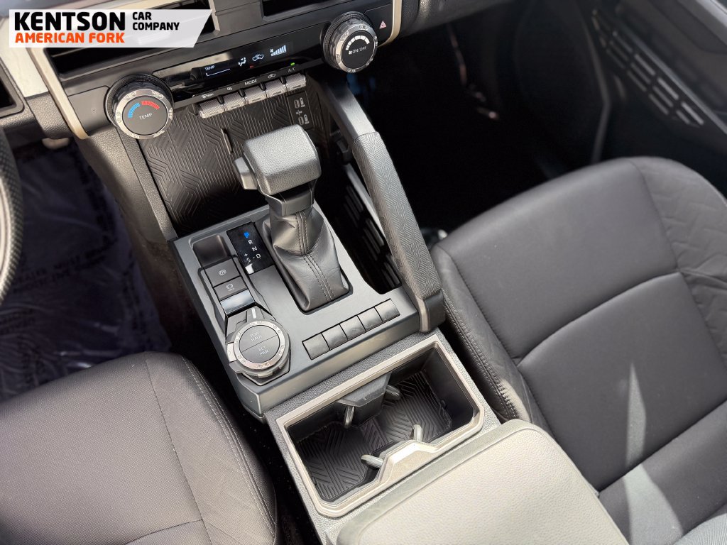 Used 2025 Toyota Tacoma SR5 AWD/4WD image 22