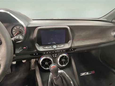Used 2018 Chevrolet Camaro ZL1 RWD image 10