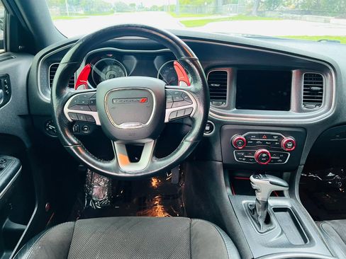 Used 2018 Dodge Charger R/T Scat Pack RWD image 15