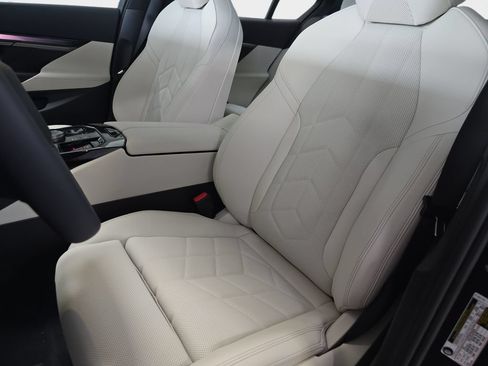 New 2027 BMW 530i RWD image 12