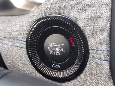 Used 2025 Jeep Compass Latitude image 31