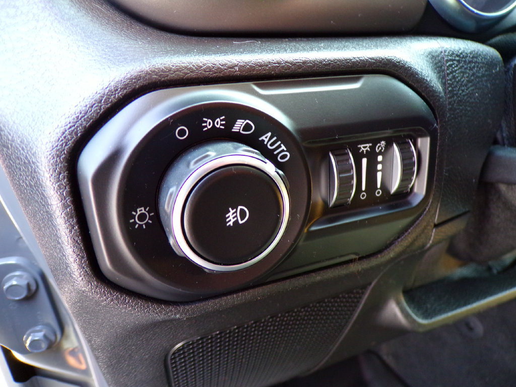 Used 2021 Jeep Wrangler Sport AWD/4WD image 16