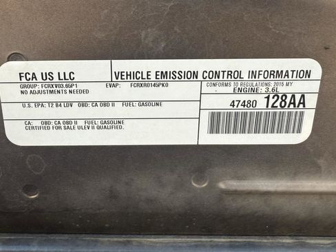 Used 2015 Dodge Challenger SXT image 18